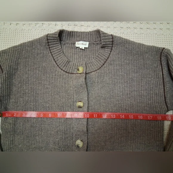 Hem & Thread Taupe Knit Cardigan, Womens Size Medium - Picture 3 of 6